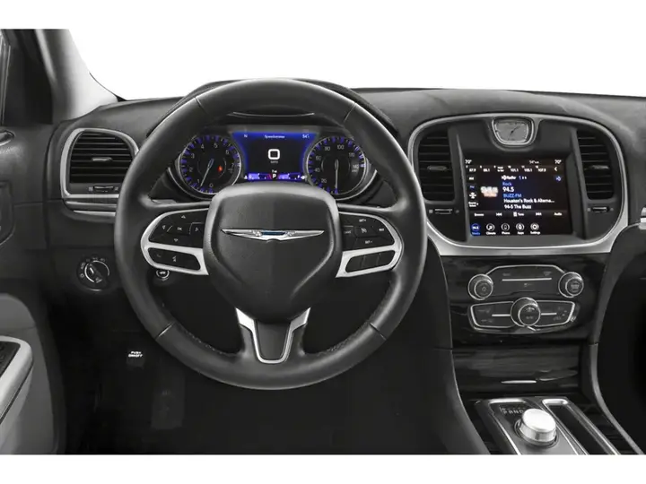 Chrysler 300 2023 photo 4