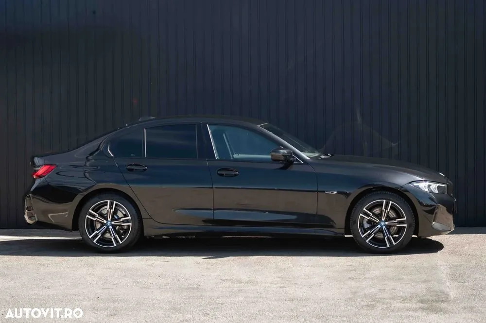 BMW 3 Series 2022 photo 4