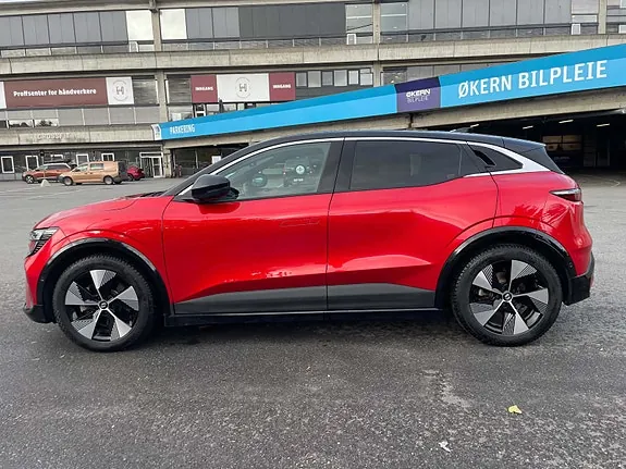 Renault Megane E-Tech 2022 photo 2