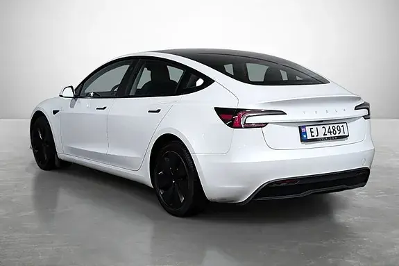 Tesla Model 3 2024 photo 5