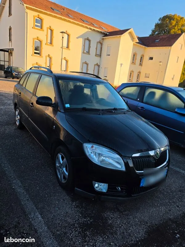 Skoda Fabia 2008 photo 2