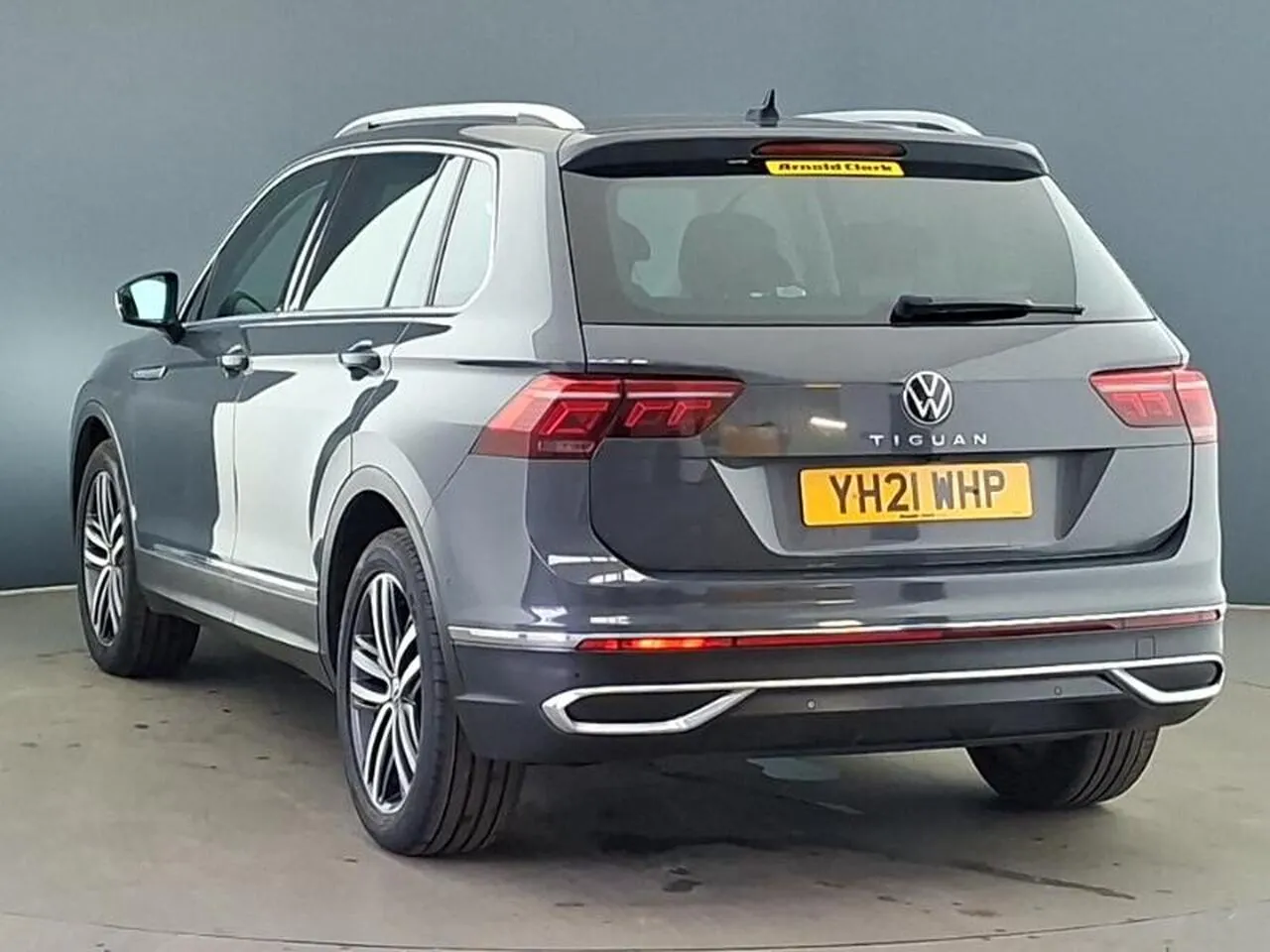 Volkswagen Tiguan 2021 photo 2