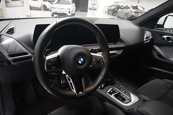 BMW 120 2026 photo 2