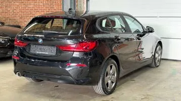 BMW 1 Series 2022 photo 2