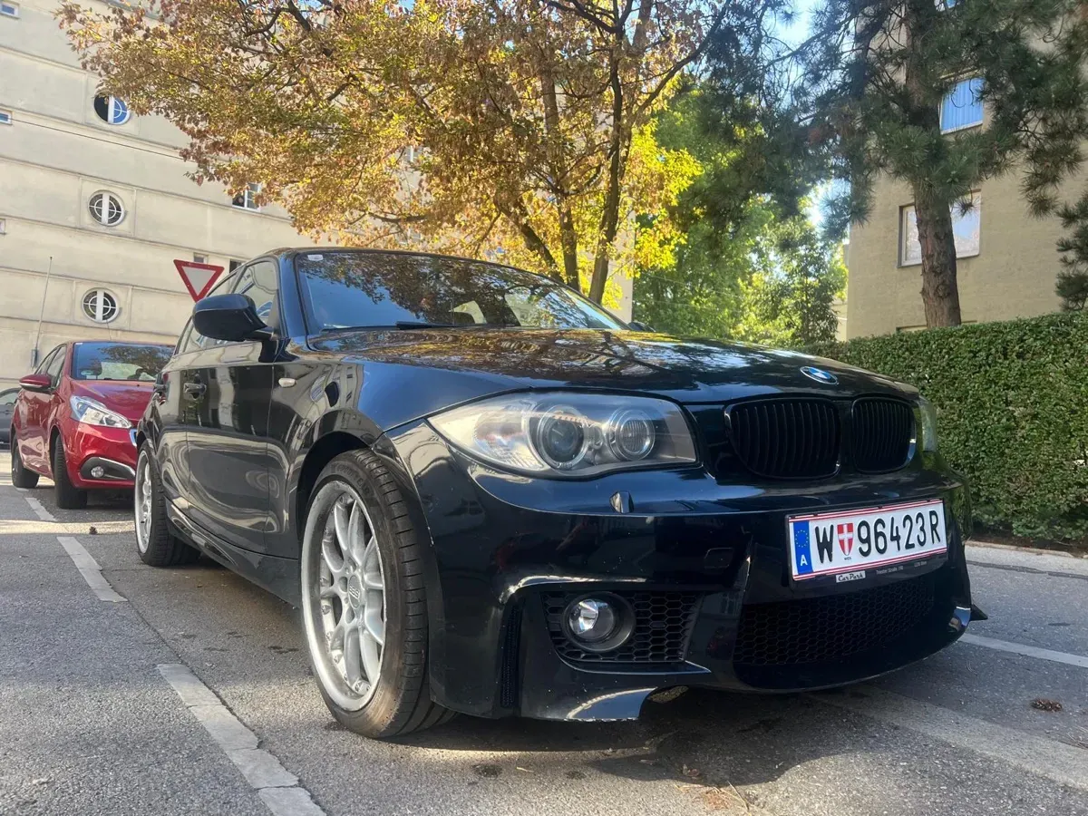 BMW 1 Series 2011 photo 2