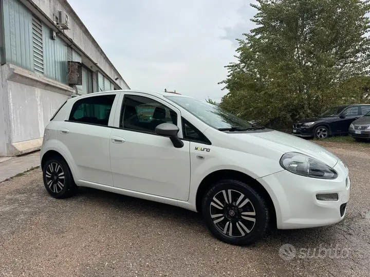 Fiat Punto 2015 photo 5