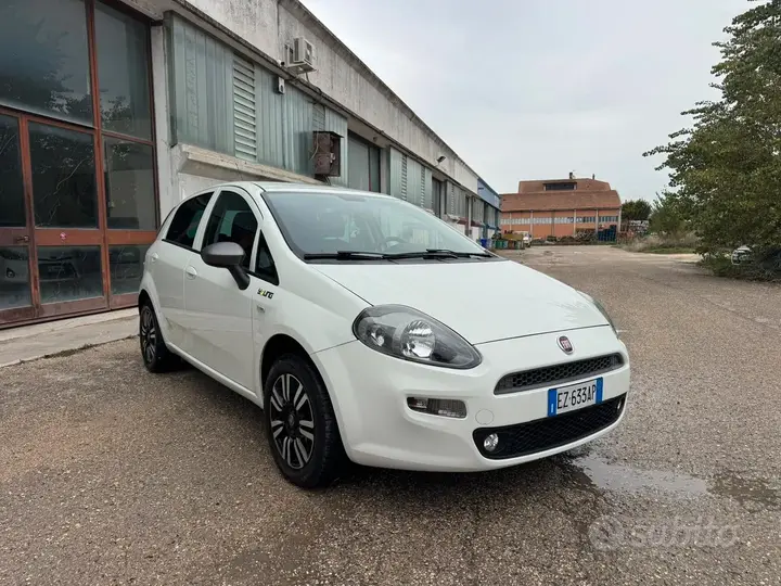 Fiat Punto 2015 photo 2