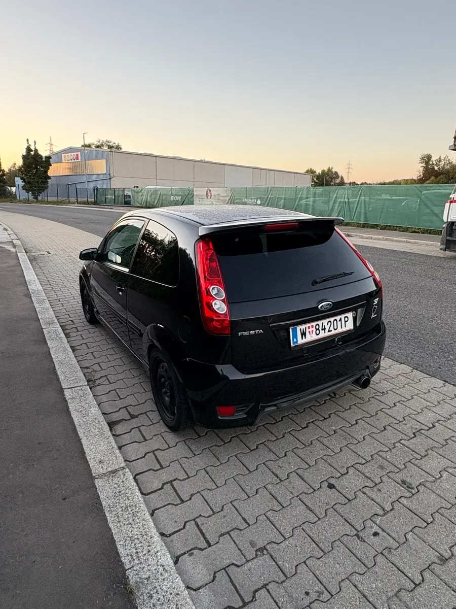 Ford Fiesta 2007 photo 2