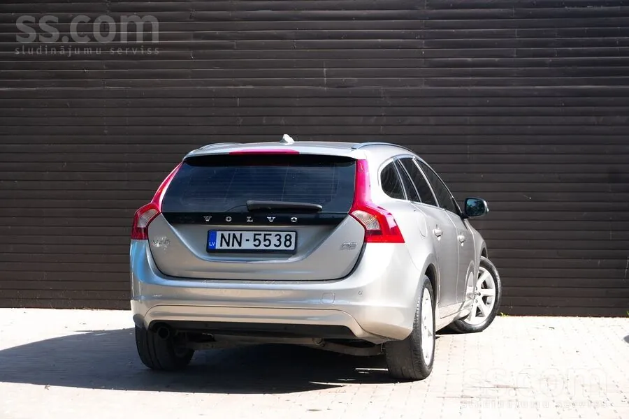 Volvo V60 2015 photo 3