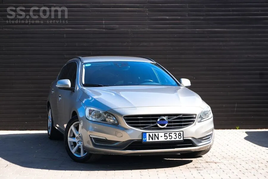 Volvo V60 2015 photo 2
