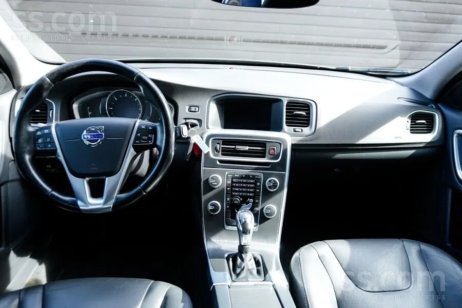 Volvo V60 2015 photo 5