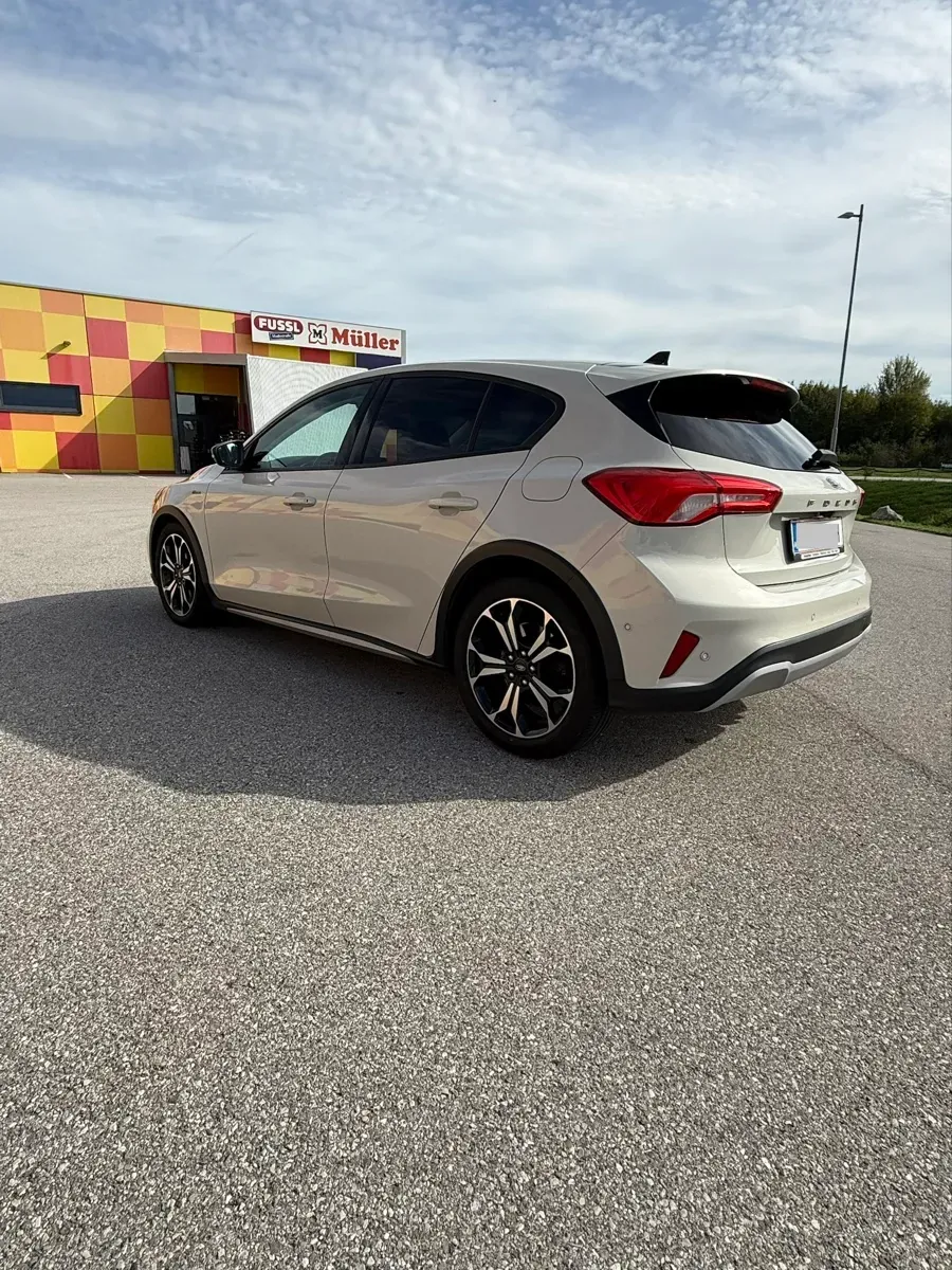 Ford Focus 2019 photo 2