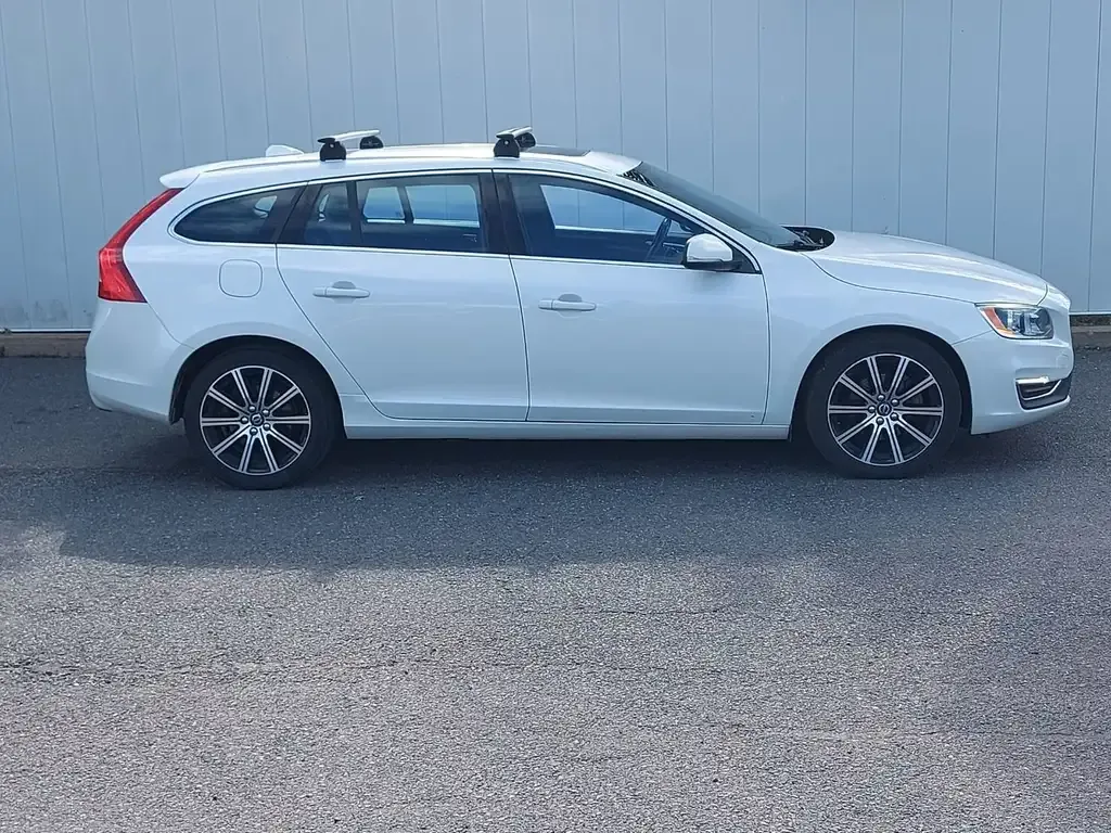 Volvo V60 2017 photo 2