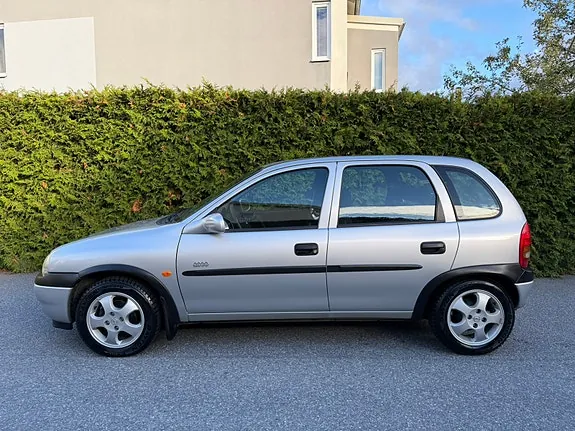 Opel Corsa 2000 photo 2