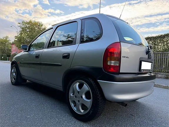 Opel Corsa 2000 photo 4