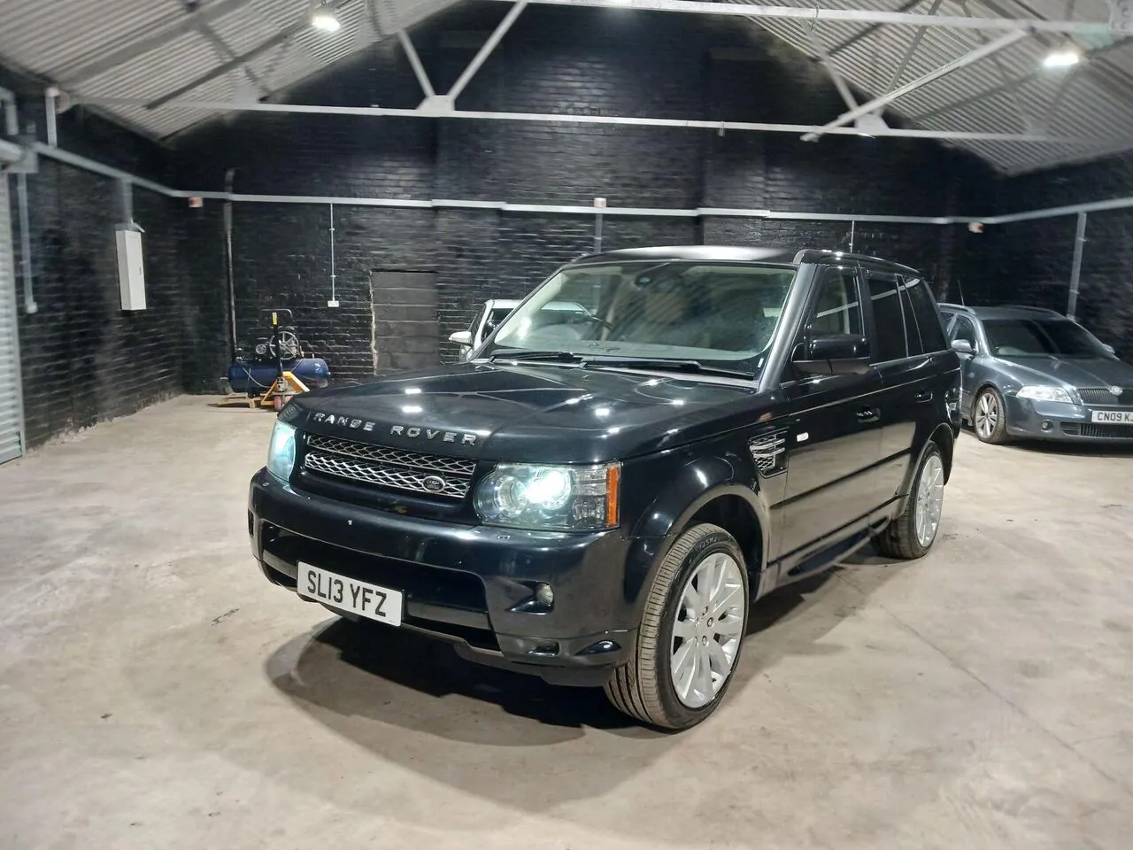 Land Rover Range Rover Sport 2013 photo 2
