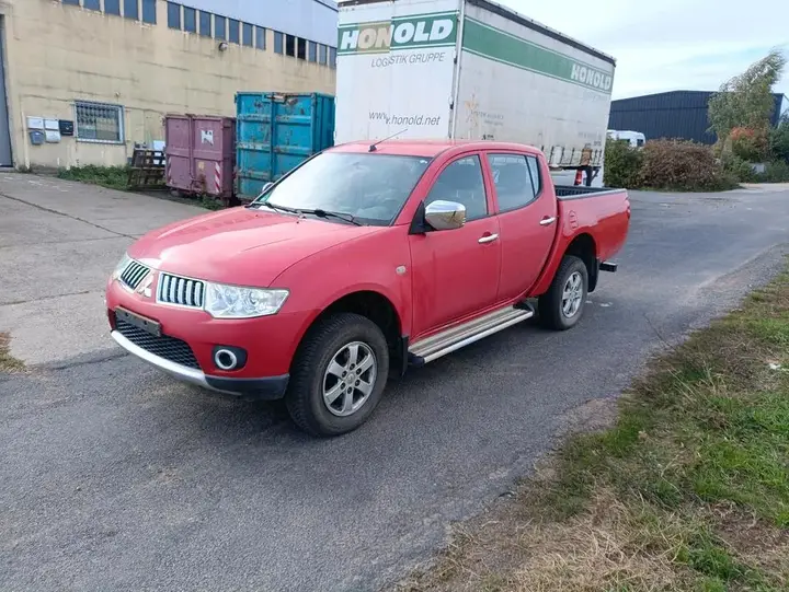 Mitsubishi L200