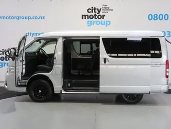 Toyota Hiace 2021 photo 4