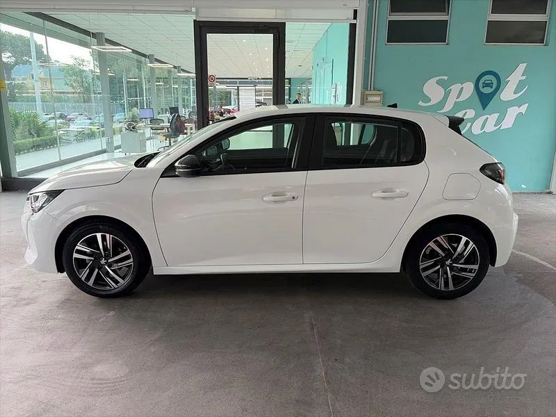 Peugeot 208 2023 photo 2