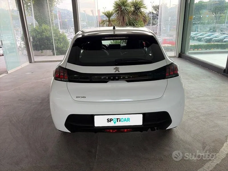 Peugeot 208 2023 photo 4