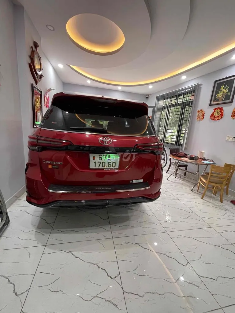 Toyota Fortuner 2022 photo 2