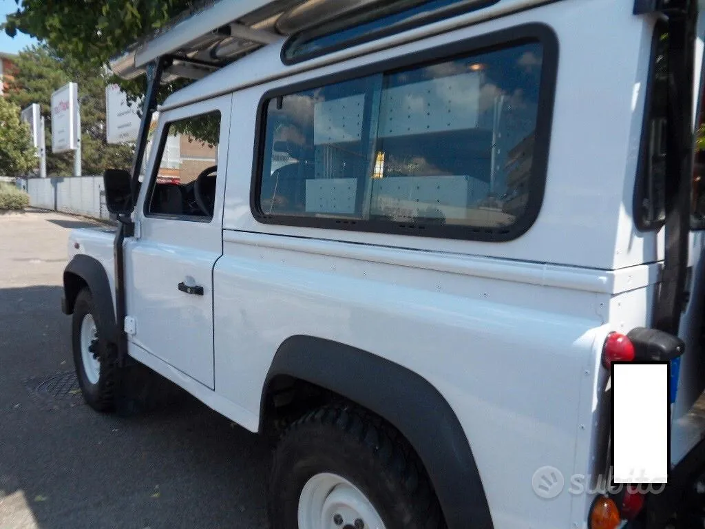 Land Rover Defender 90 2014 photo 5