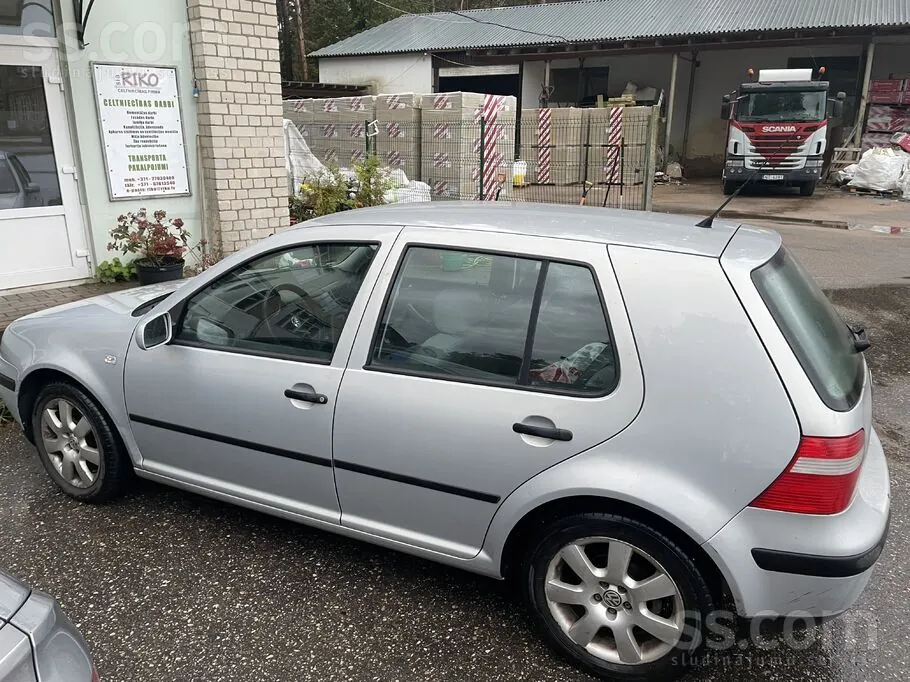 Volkswagen Golf 4 2000 photo 2