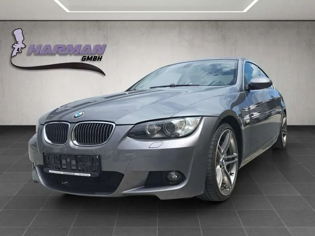BMW 3 Series 2009 photo 2
