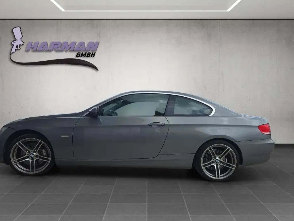 BMW 3 Series 2009 photo 3