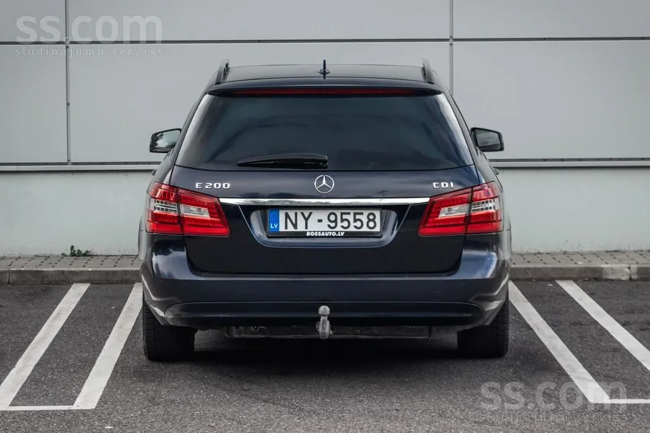 Mercedes-Benz E200 2010 photo 5