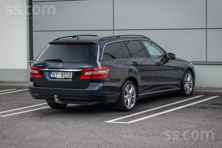Mercedes-Benz E200 2010 photo 4
