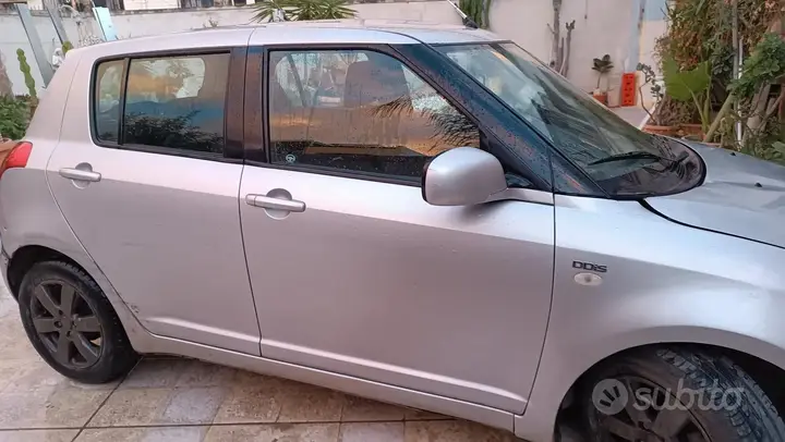 Suzuki Swift 2010 photo 5