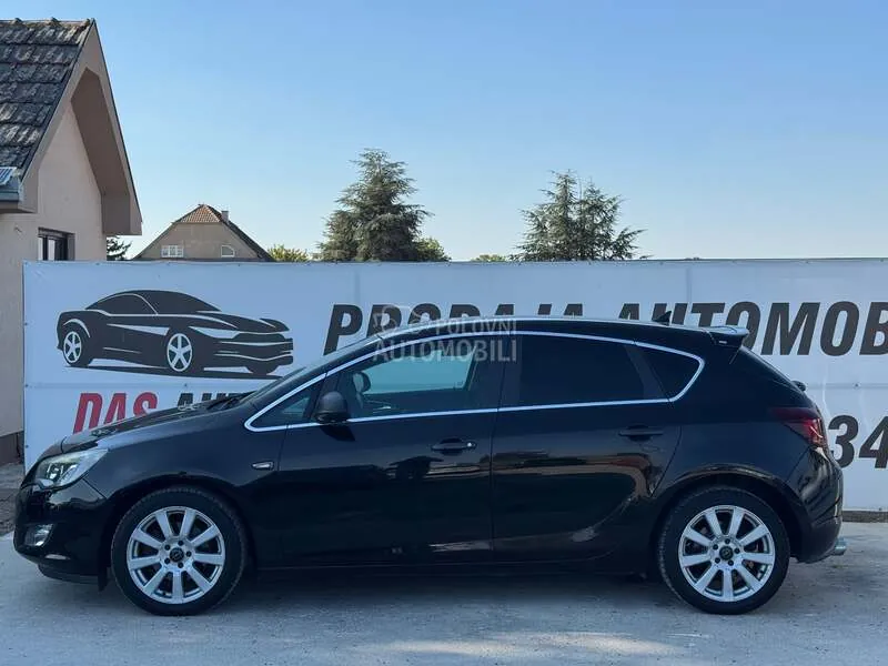 Opel Astra 2010 photo 4