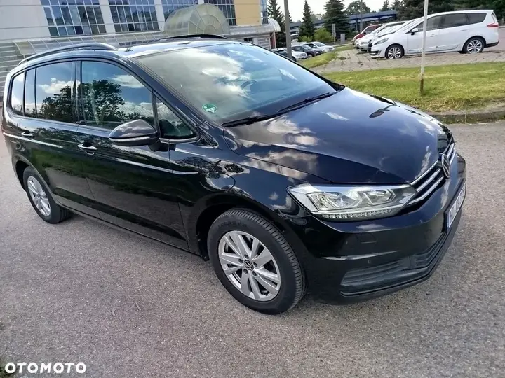 Volkswagen Touran 2021 photo 2