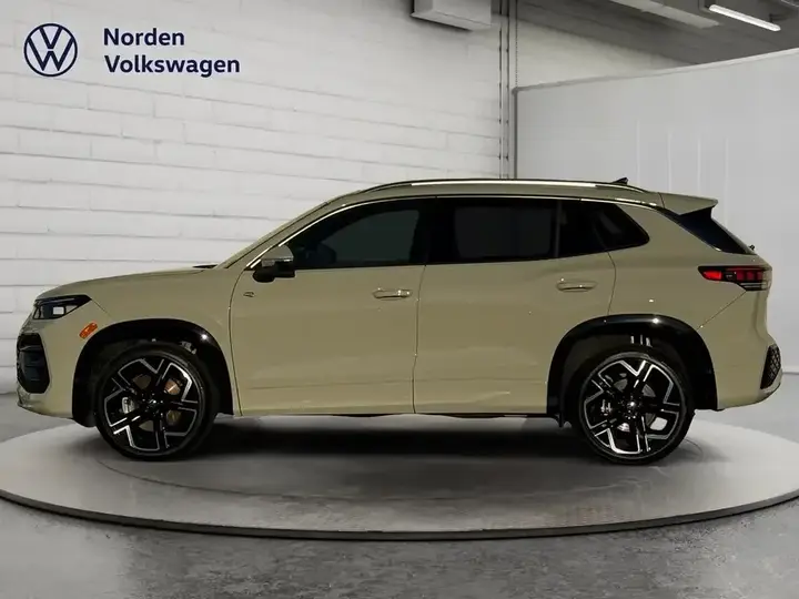Volkswagen Tiguan 2026 photo 2