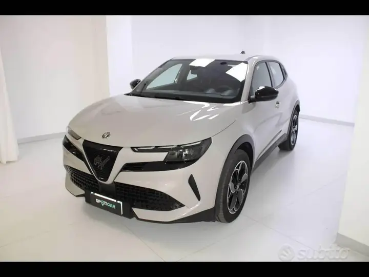 Alfa Romeo Junior 2025 photo 3