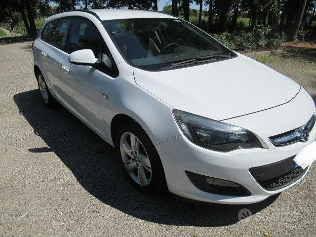 Opel Astra 2014 photo 3