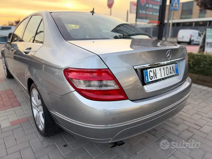 Mercedes-Benz C180 2009 photo 5