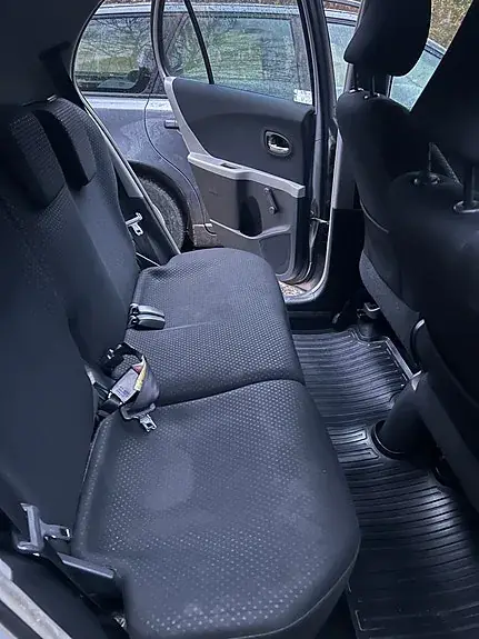 Toyota Yaris 2010 photo 3
