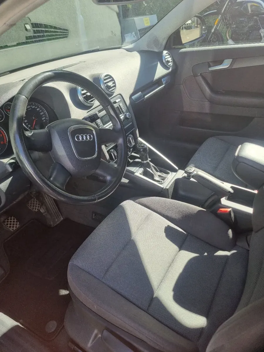 Audi A3 2010 photo 2