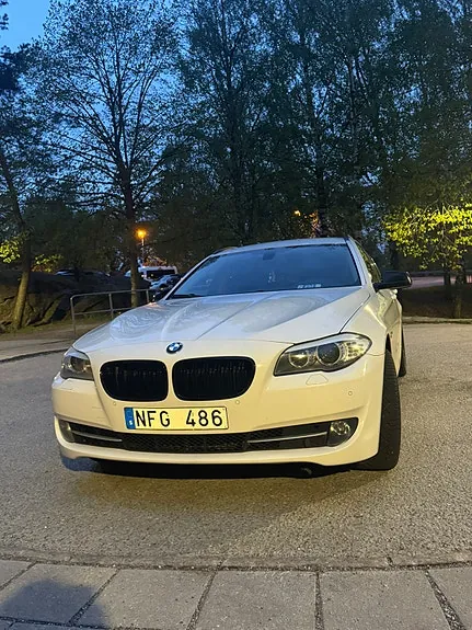 BMW 528I