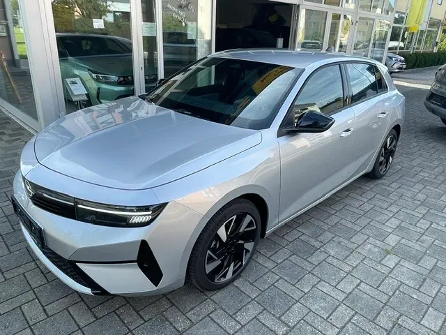 Opel Astra photo 2