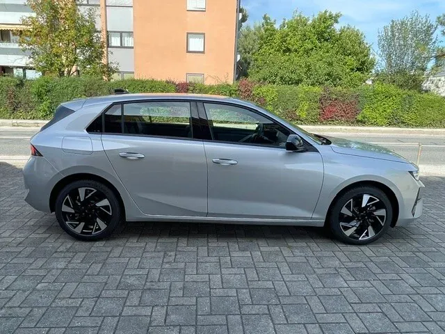 Opel Astra photo 3