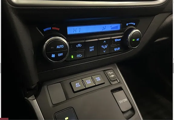 Toyota Auris 2015 photo 5