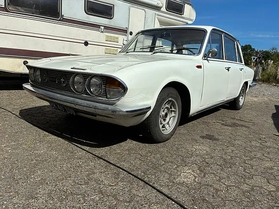 Triumph 2000