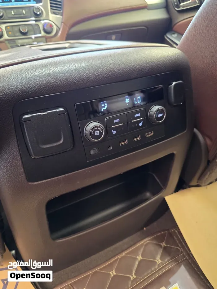 Chevrolet Tahoe 2020 photo 2