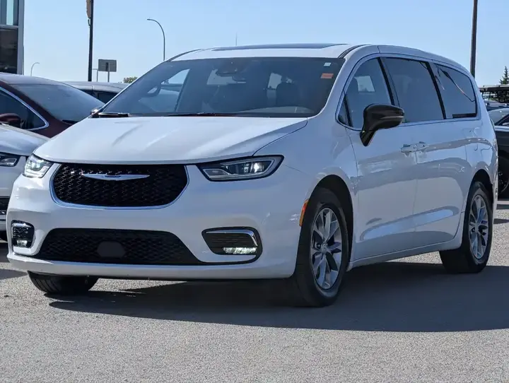 Chrysler Pacifica 2026 photo 4