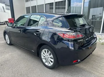 Lexus Ct-H 2012 photo 3