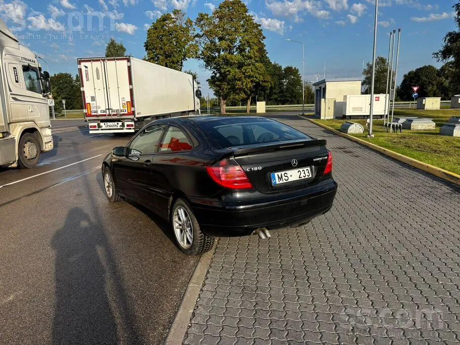 Mercedes-Benz C180 2004 photo 3