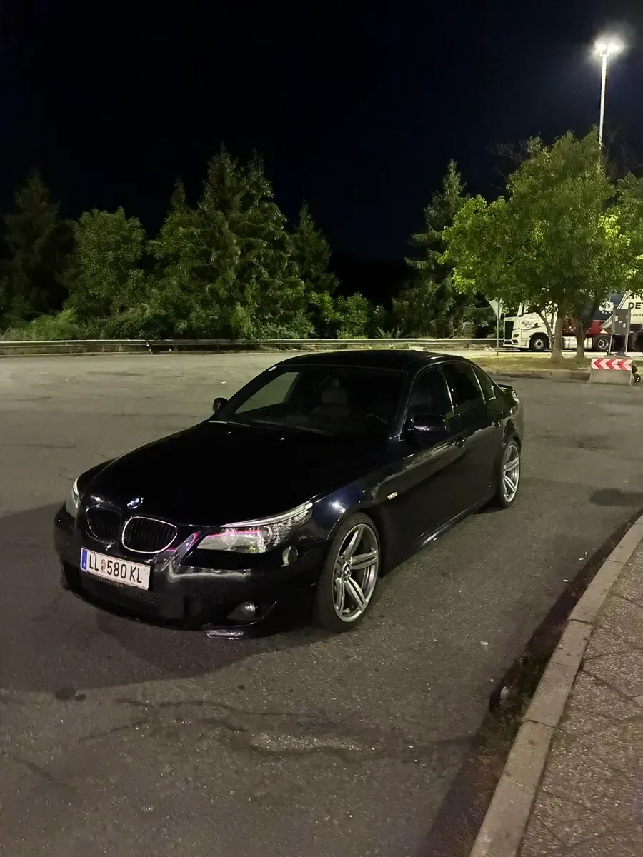 BMW 5 Series 2008 photo 2